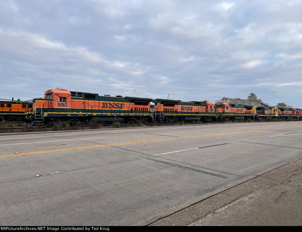 BNSF 580, 591, 564, 584 & 573